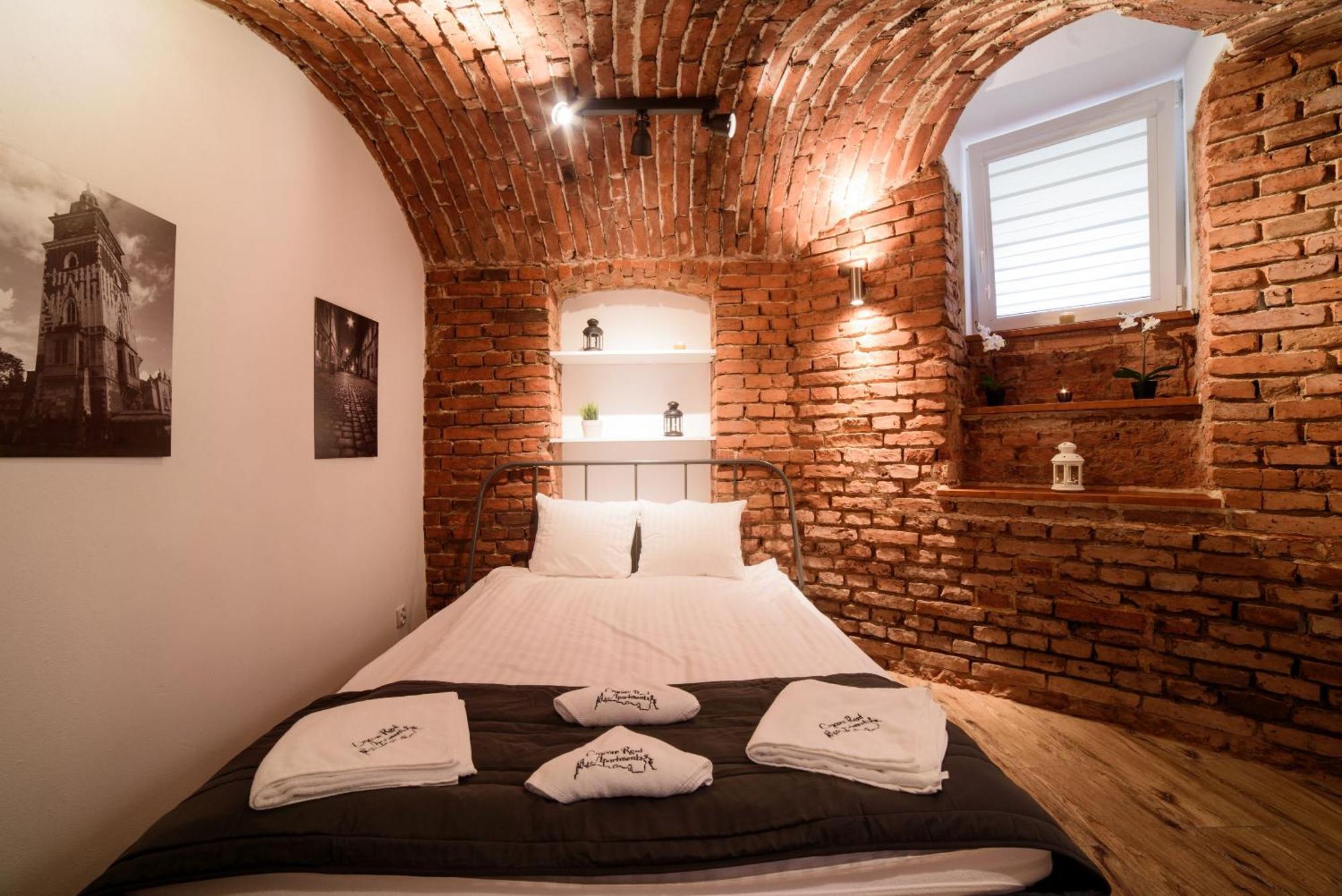 Cracow Rent - Spacious For 2-7 People In Quiet Area - Kolberga Street Nr 3 - 10 Min To Main Square By Foot * Krakau
