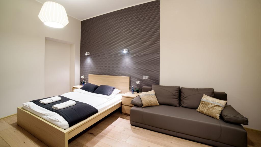 Aparthotel Cracow Rent - Spacious For 2-7 People In Quiet Area - Kolberga Street Nr 3 - 10 Min To Main Square By Foot Krakau