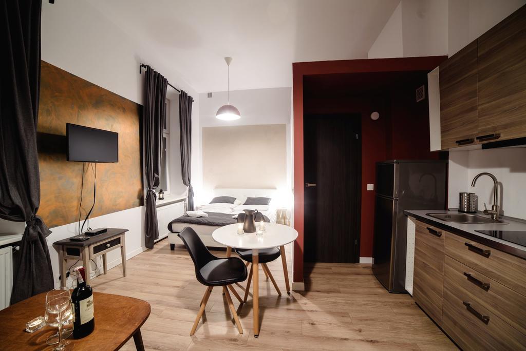 Aparthotel Cracow Rent - Spacious For 2-7 People In Quiet Area - Kolberga Street Nr 3 - 10 Min To Main Square By Foot