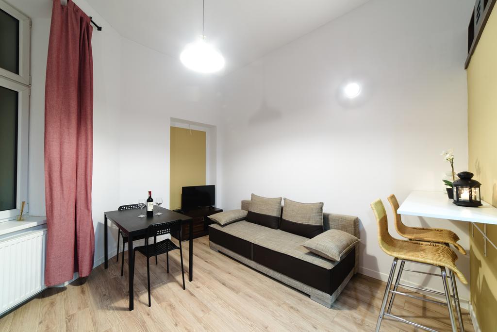 Cracow Rent - Spacious For 2-7 People In Quiet Area - Kolberga Street Nr 3 - 10 Min To Main Square By Foot Krakau