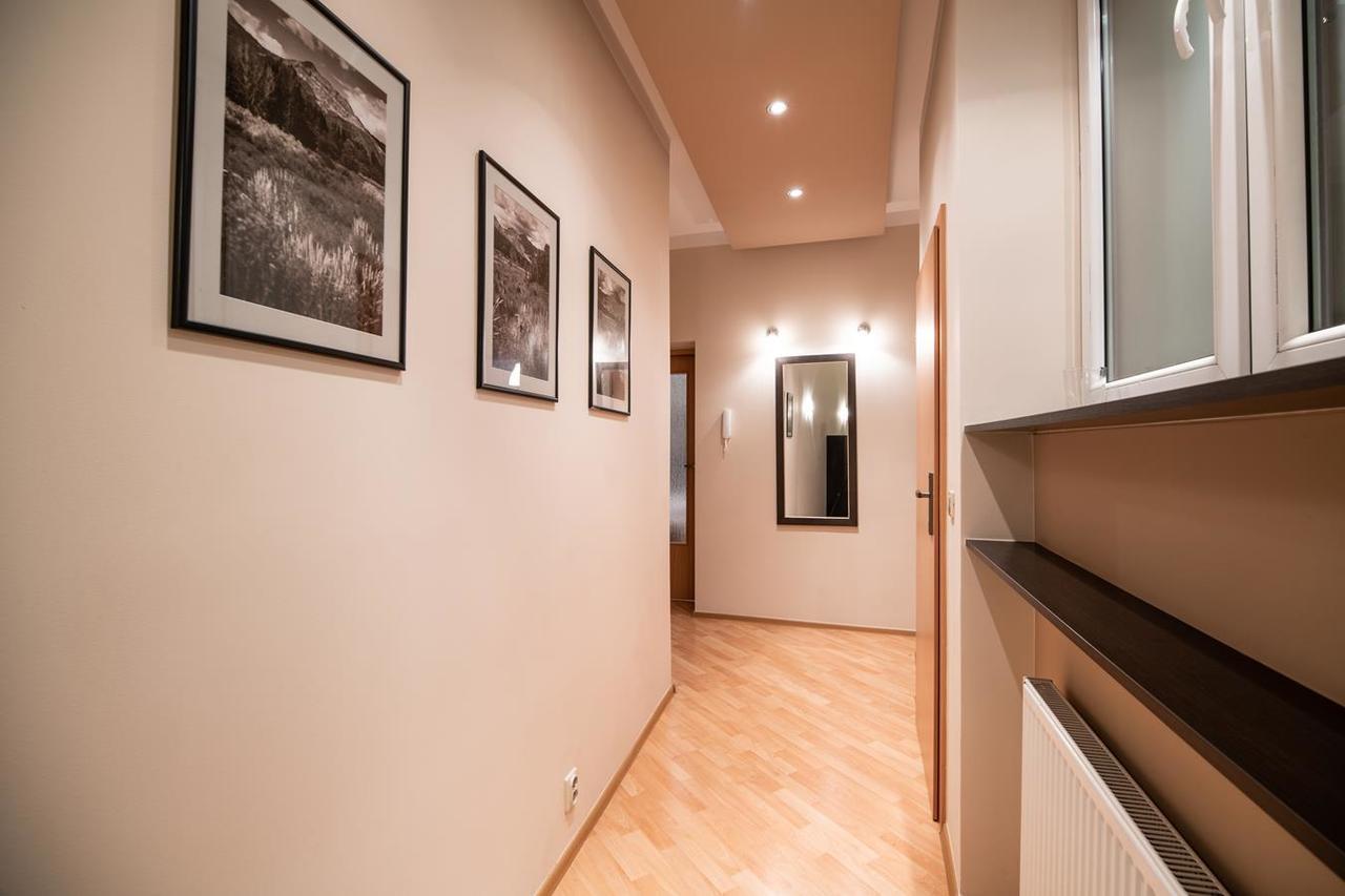 Cracow Rent - Spacious For 2-7 People In Quiet Area - Kolberga Street Nr 3 - 10 Min To Main Square By Foot Krakau