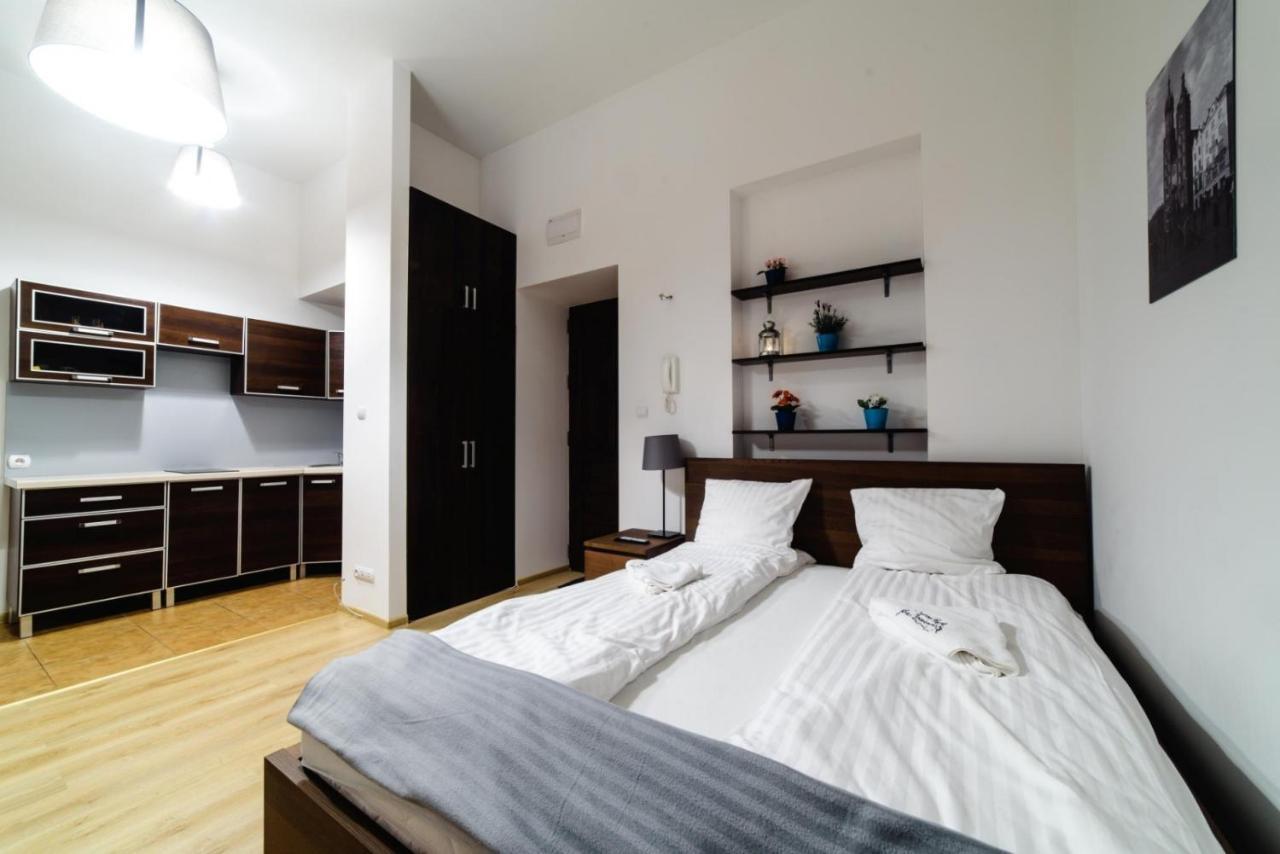 Aparthotel Cracow Rent - Spacious For 2-7 People In Quiet Area - Kolberga Street Nr 3 - 10 Min To Main Square By Foot Krakau