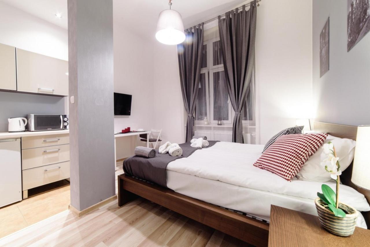Cracow Rent - Spacious For 2-7 People In Quiet Area - Kolberga Street Nr 3 - 10 Min To Main Square By Foot Aparthotel *